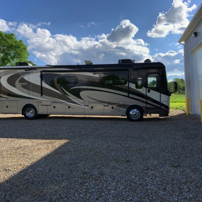 2019 Fleetwood Discovery 38F