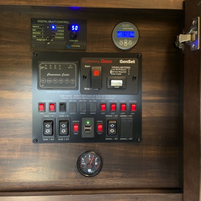 Control panels with Digital Multi Control and BMV-712